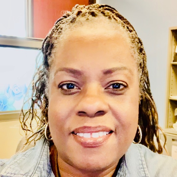 Meet your Posher, Karen - Picture 1 of 1